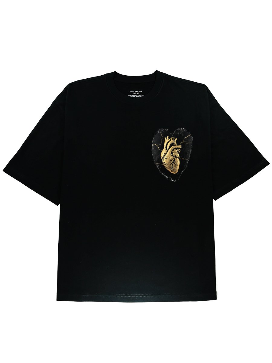 DIAI-Heart On Chest Graphic Black Tee - DIAI