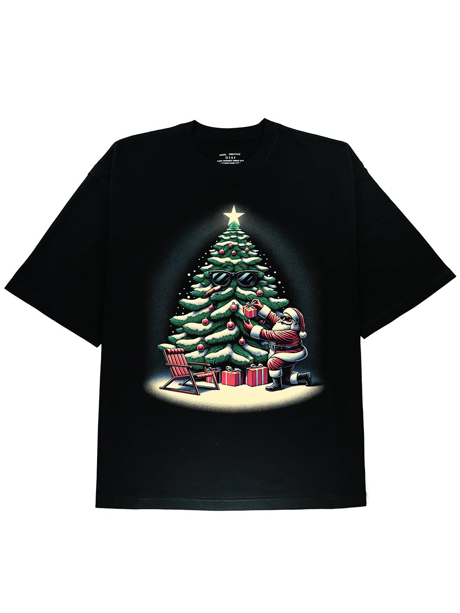 Festive Graphic Tee with Santa Claus and Merry Christmas Tree - DIAI
